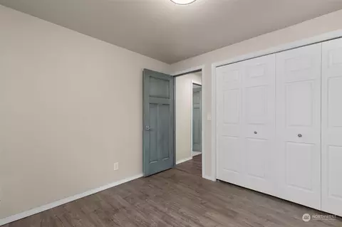 Bedroom - 21701 4th Ave SE, Bothell, WA 98021 photo 5 of 5