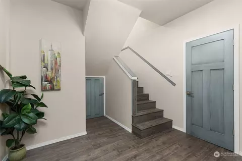 Entry Way - 21701 4th Ave SE, Bothell, WA 98021 photo 3 of 3