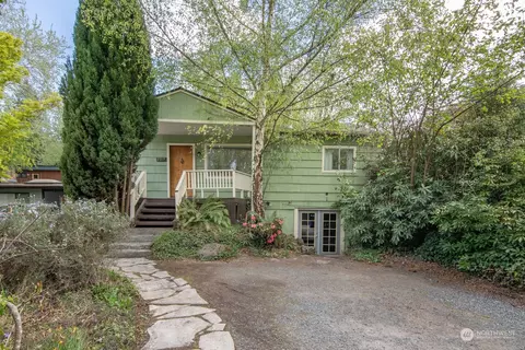 2317 NE 92nd St, Seattle, WA 98115