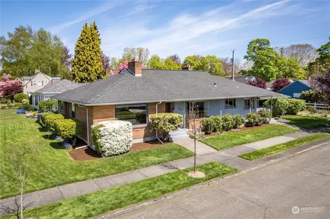 2324 Larch St, Longview, WA 98632