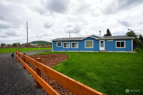 109 Harmon St, Waitsburg, WA 99361