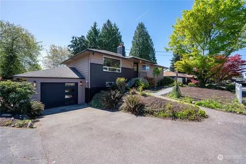 10605 NE 194th St, Bothell, WA 98011