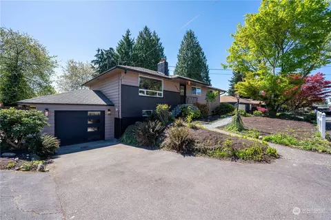 10605 NE 194th St, Bothell, WA 98011