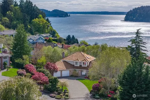 77 Chapman Ct, Steilacoom, WA 98388