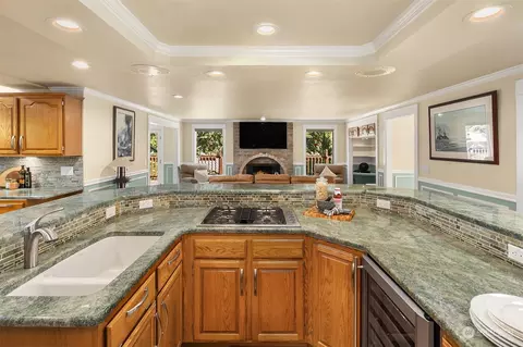 Kitchen - 17617 8th Ave W, Bothell, WA 98012 photo 5 of 5