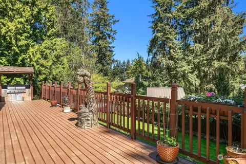 Exterior - 17617 8th Ave W, Bothell, WA 98012 photo 7 of 10