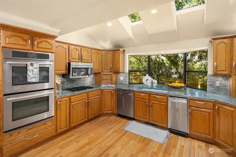 Kitchen - 17617 8th Ave W, Bothell, WA 98012 photo 4 of 5