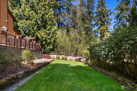 Exterior - 17617 8th Ave W, Bothell, WA 98012 photo 9 of 10