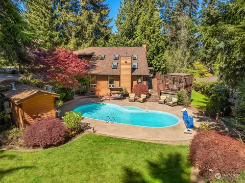 Exterior - 17617 8th Ave W, Bothell, WA 98012 photo 4 of 10