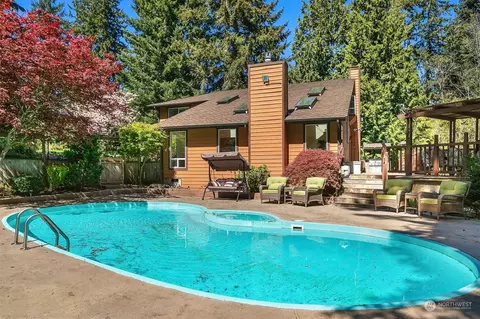 Exterior - 17617 8th Ave W, Bothell, WA 98012 photo 3 of 10