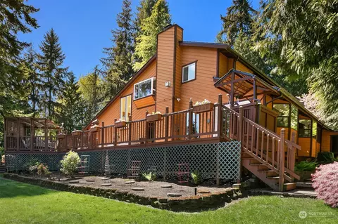 Exterior - 17617 8th Ave W, Bothell, WA 98012 photo 6 of 10