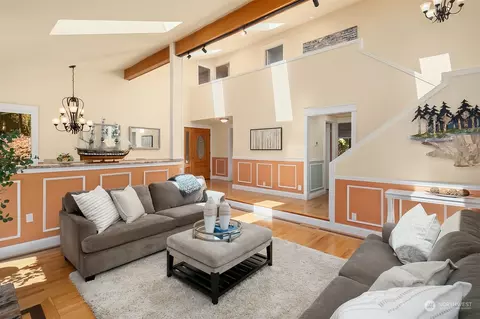 Living - 17617 8th Ave W, Bothell, WA 98012 photo 2 of 4