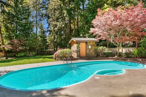 Exterior - 17617 8th Ave W, Bothell, WA 98012 photo 5 of 10