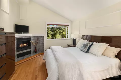 Bedroom - 17617 8th Ave W, Bothell, WA 98012 photo 2 of 5