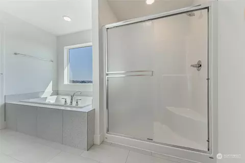 Bath - 604 Pagget Ave, Winlock, WA 98596 photo 4 of 4