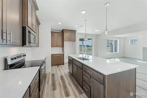 Kitchen - 604 Pagget Ave, Winlock, WA 98596 photo 2 of 5