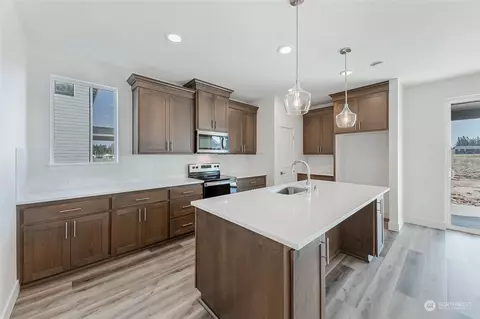 Kitchen - 604 Pagget Ave, Winlock, WA 98596 photo 1 of 5
