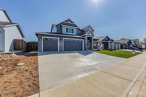 Exterior - 604 Pagget Ave, Winlock, WA 98596 photo 3 of 8