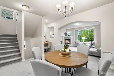 Dining - 2915 Belmonte Ln, Everett, WA 98201 photo 3 of 5