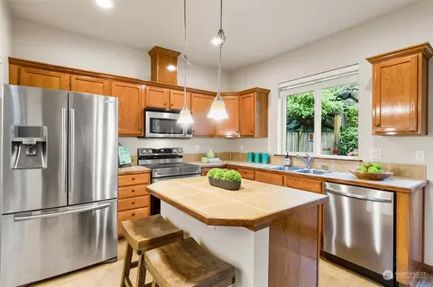 Kitchen - 2915 Belmonte Ln, Everett, WA 98201 photo 1 of 4