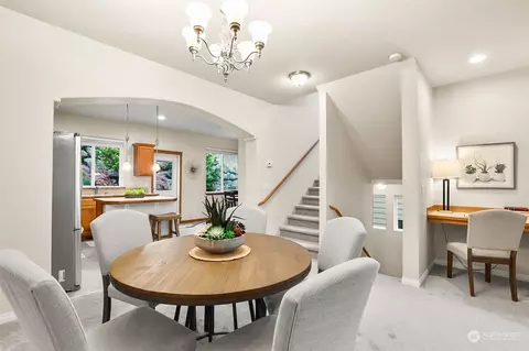 Dining - 2915 Belmonte Ln, Everett, WA 98201 photo 2 of 5