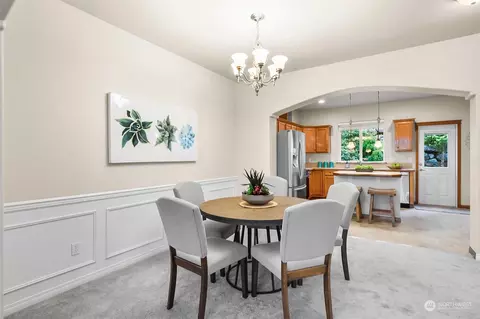 Dining - 2915 Belmonte Ln, Everett, WA 98201 photo 4 of 5