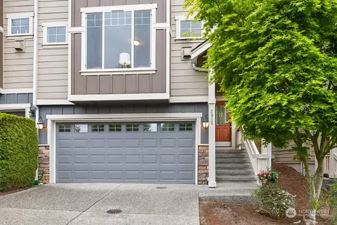 Exterior - 2915 Belmonte Ln, Everett, WA 98201 photo 2 of 9