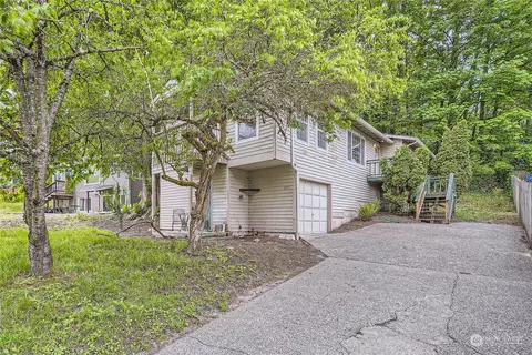 6935 24th Ave SW, Seattle, WA 98106