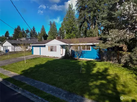 19215 W 49th Ave W, Lynnwood, WA 98036