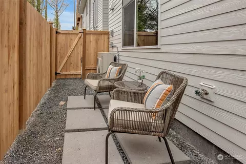 Exterior - 8905 NE 173rd Pl #D, Bothell, WA 98011 photo 4 of 4