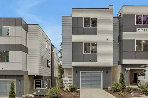 8905 NE 173rd Pl #D, Bothell, WA 98011