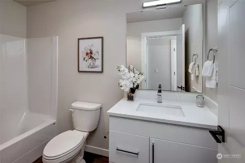 Bath - 8905 NE 173rd Pl #D, Bothell, WA 98011 photo 4 of 5