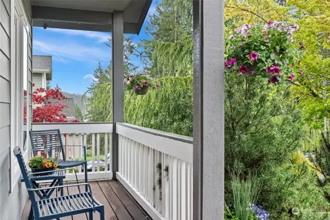 90 E Wade St, Allyn, WA 98524