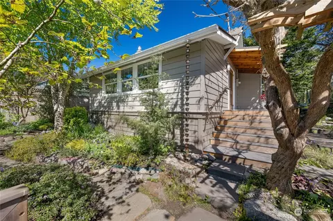 1408 NW 73rd St, Seattle, WA 98117
