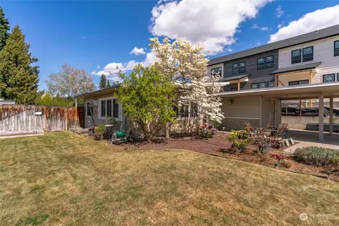 300 13th St NE, East Wenatchee, WA 98802