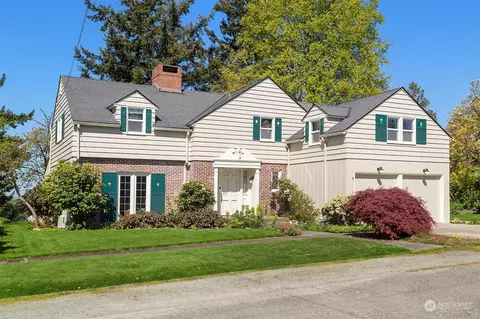 211 S 6th St, Mount Vernon, WA 98274