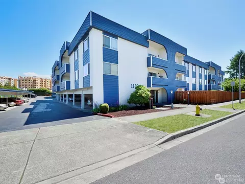1100 Harrington Ave NE #210, Renton, WA 98056