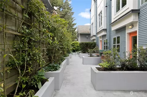 300 26th Ave E #C, Seattle, WA 98112