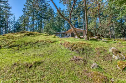Exterior - 77 Oak Ln, Deer Harbor, WA 98243 photo 2 of 15