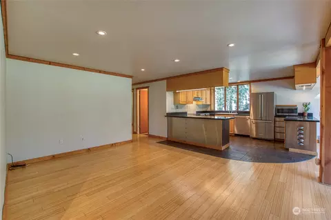 Living - 77 Oak Ln, Deer Harbor, WA 98243 photo 6 of 9
