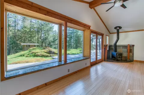 Living - 77 Oak Ln, Deer Harbor, WA 98243 photo 4 of 9