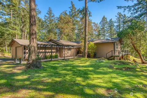 Exterior - 77 Oak Ln, Deer Harbor, WA 98243 photo 9 of 15