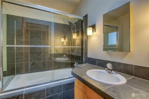 Bath - 77 Oak Ln, Deer Harbor, WA 98243 photo 1 of 2