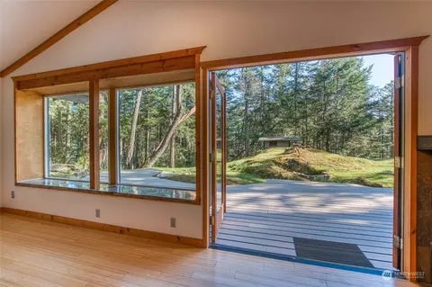 Living - 77 Oak Ln, Deer Harbor, WA 98243 photo 3 of 9