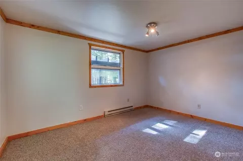 Bedroom - 77 Oak Ln, Deer Harbor, WA 98243 photo 1 of 3