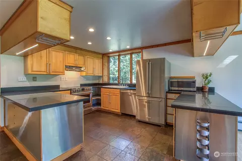 Kitchen - 77 Oak Ln, Deer Harbor, WA 98243 photo 2 of 3
