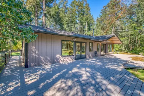 Exterior - 77 Oak Ln, Deer Harbor, WA 98243 photo 8 of 15