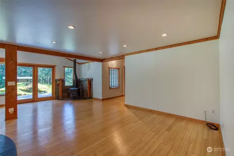 Living - 77 Oak Ln, Deer Harbor, WA 98243 photo 7 of 9