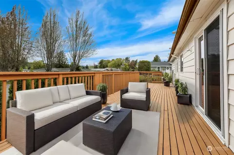 828 Wandering Creek Dr, Bothell, WA 98021 photo 12