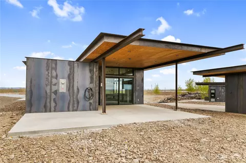 207 Vista Point Dr NW, Quincy, WA 98848